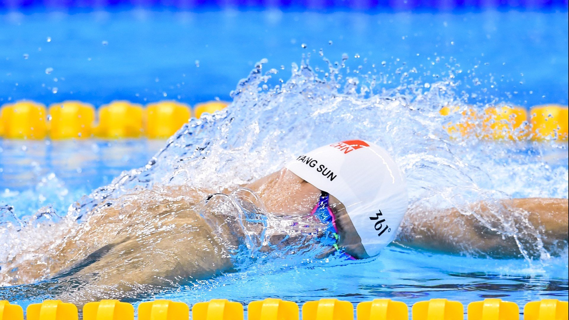 国足冲击冠军，成功跻身国际赛决赛，国足冲击2022