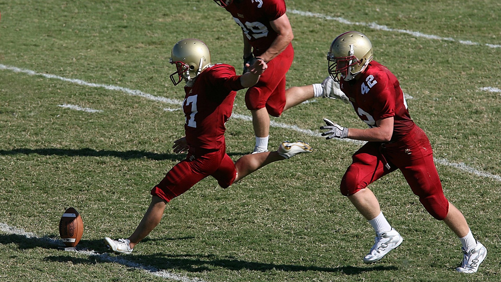 意甲阵地战：一波接一波的防守反击战术演练，意大利足球防守反击打法